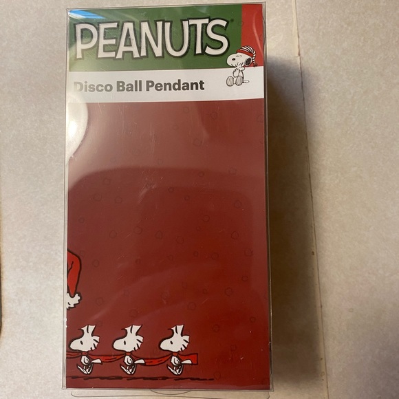 ♥️💖 CHRISTMAS SNOOPY Peanuts Disco Ball Pendant Bell Necklace NWT - Picture 5 of 5